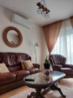 Jovana - B&B Cettigne