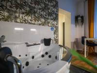 Punkt - Apartamenty z jacuzzi w centrum Katowic - Ferienwohnung Kattowitz