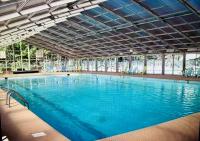 Cabin in Gated resort with Hot Tub, screened porch, king bed and more - B&B Ellijay