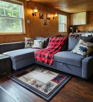 Rustic Chalet, near Mont-Sainte-Anne - Bed and Breakfast Château-Richer