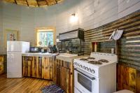 Outdoor Oasis w/ Mtn Views! 5-Acre Augusta Getaway - Ferienwohnung Augusta