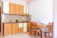 Radhima Res 6 - One Bedroom Apt w kitchen - Chambres d'hôtes Vlora