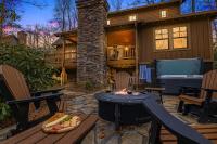 Blowing Rock Cabin Hot Tub Lake & Trout Stream 3 King Suites 2 Fireplaces - Bed and Breakfast Blowing Rock