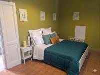 Zimmer mit Kingsize-Bett