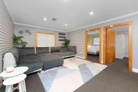 Ortega Duplex Unit w Theater, Kayaks & EV Charger - Chambres d'hôtes Jacksonville