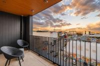 Central 1BR Apt - Balcony Kitchen & Bath - Chambres d'hôtes Christchurch