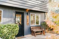 Zen Haus Garden Retreat, prime location, Luxe amenities - Bed and Breakfast Eugene