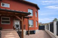 Urban Haven - Spacious 4BR Apartment for Groups and Families with Free Parking and Self Check-in - Ferienwohnung Klausenburg