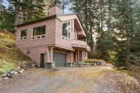 Private Girdwood Cabin w Sleeping Loft Near Alyeska - Chambres d'hôtes Girdwood