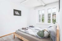 2BR Spiez Center Parking & Balcony near Interlaken - Bed and Breakfast Spiez
