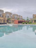 LUXURIOUS 3BHK Villa With Private Pool - Chambres d'hôtes Bhanadra
