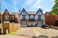 Contractor & NHS Base, St James's, Parking - B&B Roundhay