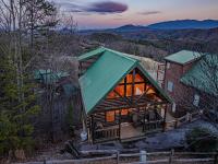 Labor Day & Fall Getaway, Epic Mountain Views, Hot Tub, Near Dollywood - B&B Sevierville