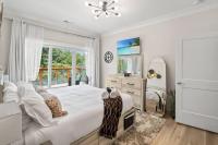 Modern Uptown Retreat Hot Tub & Game Room - B&B Charlotte