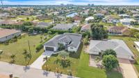 Cape Coral Oasis - Pool & Bintelli Golf Cart - B&B Cape Coral
