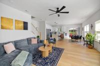 Modern 4BR Home Hot Tub • Game Room • Fenced - B&B Charlotte