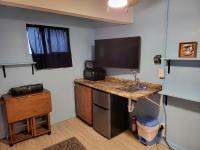 Central Maui Studio • Kitchenette + Queen Bed - Bed and Breakfast Wailuku
