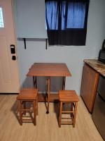 Central Maui Studio • Kitchenette + Queen Bed - Bed and Breakfast Wailuku