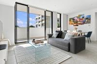 Stylish 2BR Retreat, Balcony and Parking - B&B Morundah