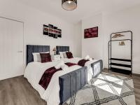 Chic 3-Bedroom House - Free Parking and WiFi - B&B Manchester
