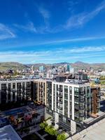 Luxe SLC Downtown Stay Pool Sauna Parking Views - B&B Salt Lake City