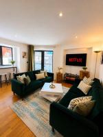 Central 2BR City Flat with Balcony, Near Stadium - B&B Cardiff