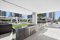 Avani Stunning and Spacious 2BR Beach Apartment with Pool - B&B Gold Coast