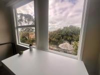 Small room in shared home - B&B Auckland