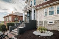 Luxury Designer Suite 2BR with Sunroom - B&B Boston