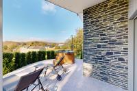 Piscine chauffée & bain nordique vue vallée Ardennes - Chambres d'hôtes Ferrières