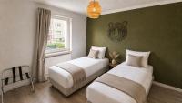 Zentrale Ferienwohnung mit Boxspringbetten, Wifi, Smart TV, Balkon, Self Check-in - Bed and Breakfast Halberstadt