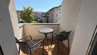 Zentrumsnahe Wohnung mit bequemen Boxspringbetten, augestattete Küche, Balkon, Self Check-in, Wifi - Chambres d'hôtes Halberstadt