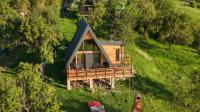 Scenic A-Frame Cabin with Private Hot Tub & Mountain View - IezerVenture - Ferienwohnung Șelari