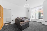 Modern 4BR Bolton Home Sleeps 11 - B&B Bolton
