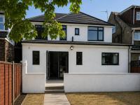 Private Ensuite Double Room, Parking, Near Wembley - B&B Harrow on the Hill