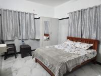 Abikarthik Residency Tiruvannamalai - located just 300 meters from the Girivalam path and 500 meters from the Easanya Lingam - Chambres d'hôtes Tiruvannamalai