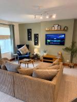 Solway Retreat, Cosy 2 Bed Flat, Sleeps 4 - M6 Jct45, A75, Gretna & Carlisle - Bed and Breakfast Longtown