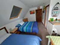 Chezzas Homestay - B&B Poole