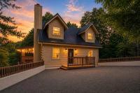 Mountain Escape - Hot Tub - Game Room - Sleeps 8 - B&B Pigeon Forge