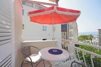 Appartamento con 2 Camere da Letto, Balcone e Vista mare