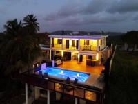 Tropical Villa with heated pool & panoramic views - Bed and Breakfast Luquillo