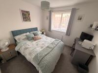 Private Double Room with Bathroom, Hot Tub & Free Parking - B&B Littlehampton