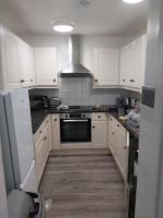 Tree Tops Horsham - Ferienwohnung Roffey