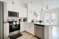 Luxury 1BR Midtown, Downtown Pool & Gym - B&B Houston