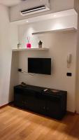 Barbara's house - Milano Nord - 200 MT train station to city center, Stazione centrale, Cadorna, airports - private parking place - Chambres d'hôtes Cusano Milanino