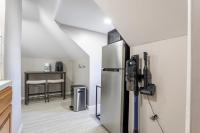 1BR New Rochelle Oasis - 30 Mins to NYC Parking - B&B New Rochelle