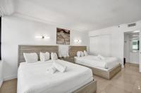 Beach Condo with Resort Perks, Pools, Fitness Center, and a Relaxing Bathtub 916 - Chambres d'hôtes Miami Beach
