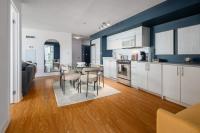 Expansive 3BR Downtown Condo with Patio - Ferienwohnung Toronto