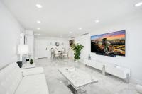 Oceanfront Escape with Resort Amenities Gym Pools and Sauna 1408 - B&B Miami Beach