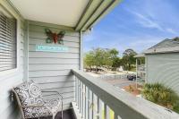 Sunny Coastal Cottage - B&B Myrtle Beach